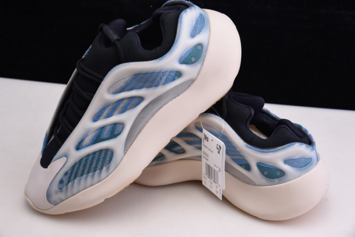 eezy boost 700 v3 kyant gy0260