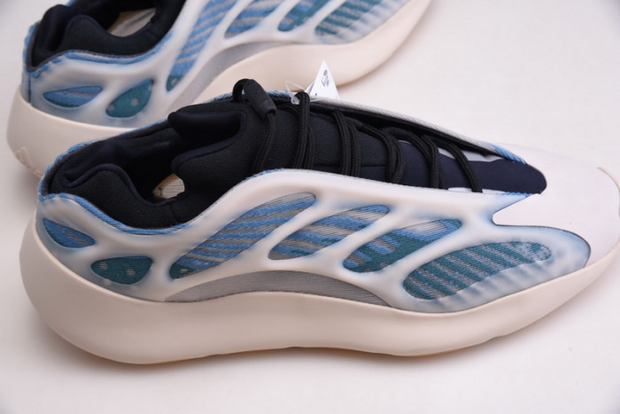 eezy boost 700 v3 kyant gy0260