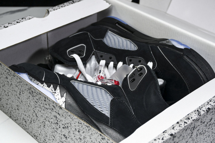Air Jordan 5 Black Metallic Reimagined HF3975-001