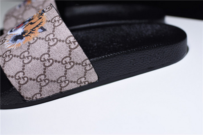 gc leather slide sandal with tiger 456234 k5y00 8919